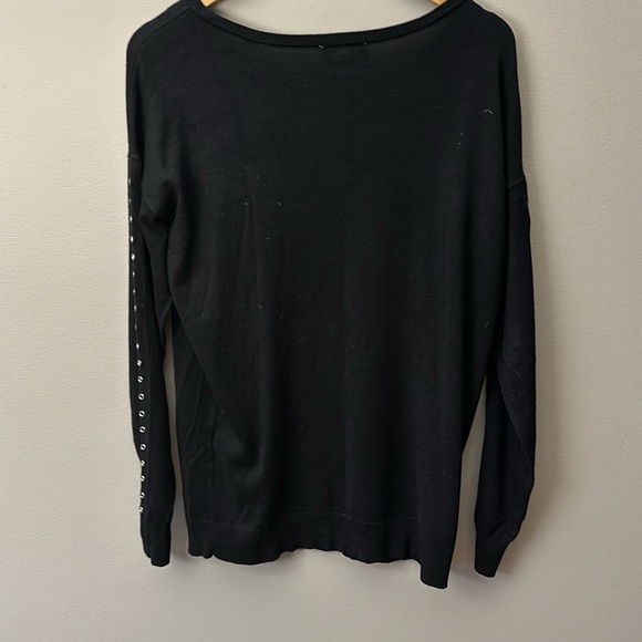 Magnolia Grace, Waldo Grommet Detail Pullover, Black, Size Large - Picture 4 of 6